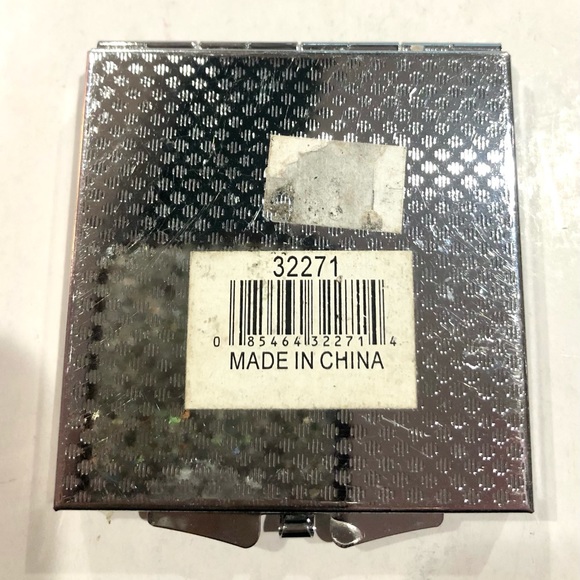 LAS VEGAS  "I'm Fabulous" Square Double sided Compact Mirror size 2.5x2.5  NWT - Picture 3 of 4